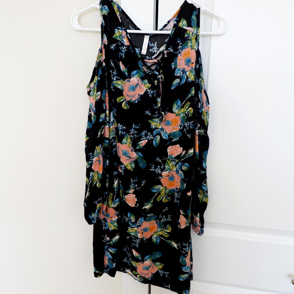 Long Sleeve Cold Shoulder Shift Dress
